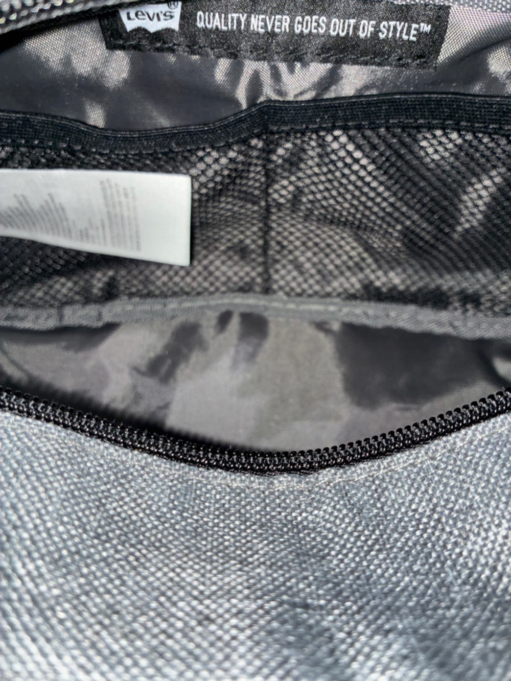 Levi's Men's Toiletry Bag / Dopp Kit - Picture 6 of 11